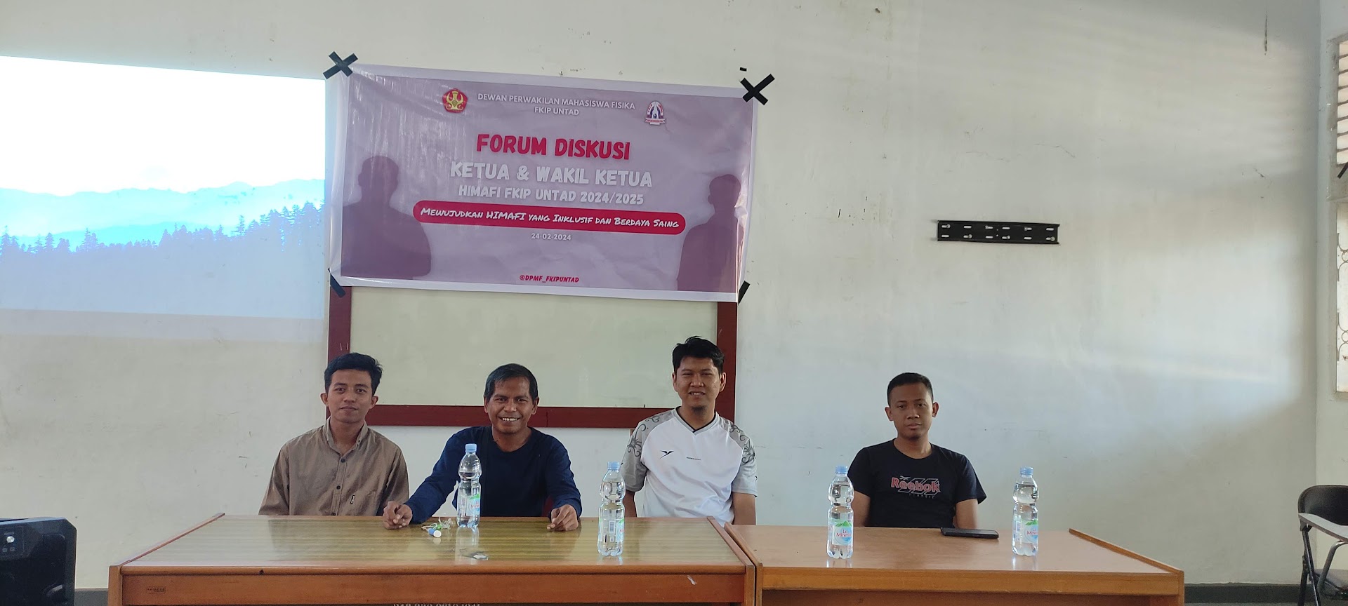 Forum Diskusi Himpunan Mahasiswa Pendidikan Fisika FKIP Universitas Tadulako: Membangun Sinergi dan Kerjasama