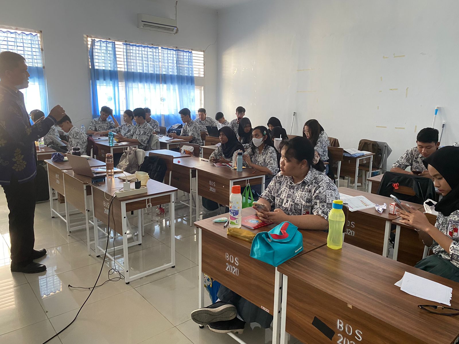 Kajian Fenomenografi Penalaran Terhadap Two-Tier Test Fluida Statis di SMA Negeri 1 Palu