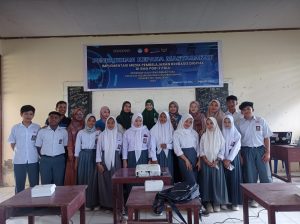 "Transformasi Pembelajaran: Dosen Fisika Terapkan Media Digital di SMA PGRI 2 Palu