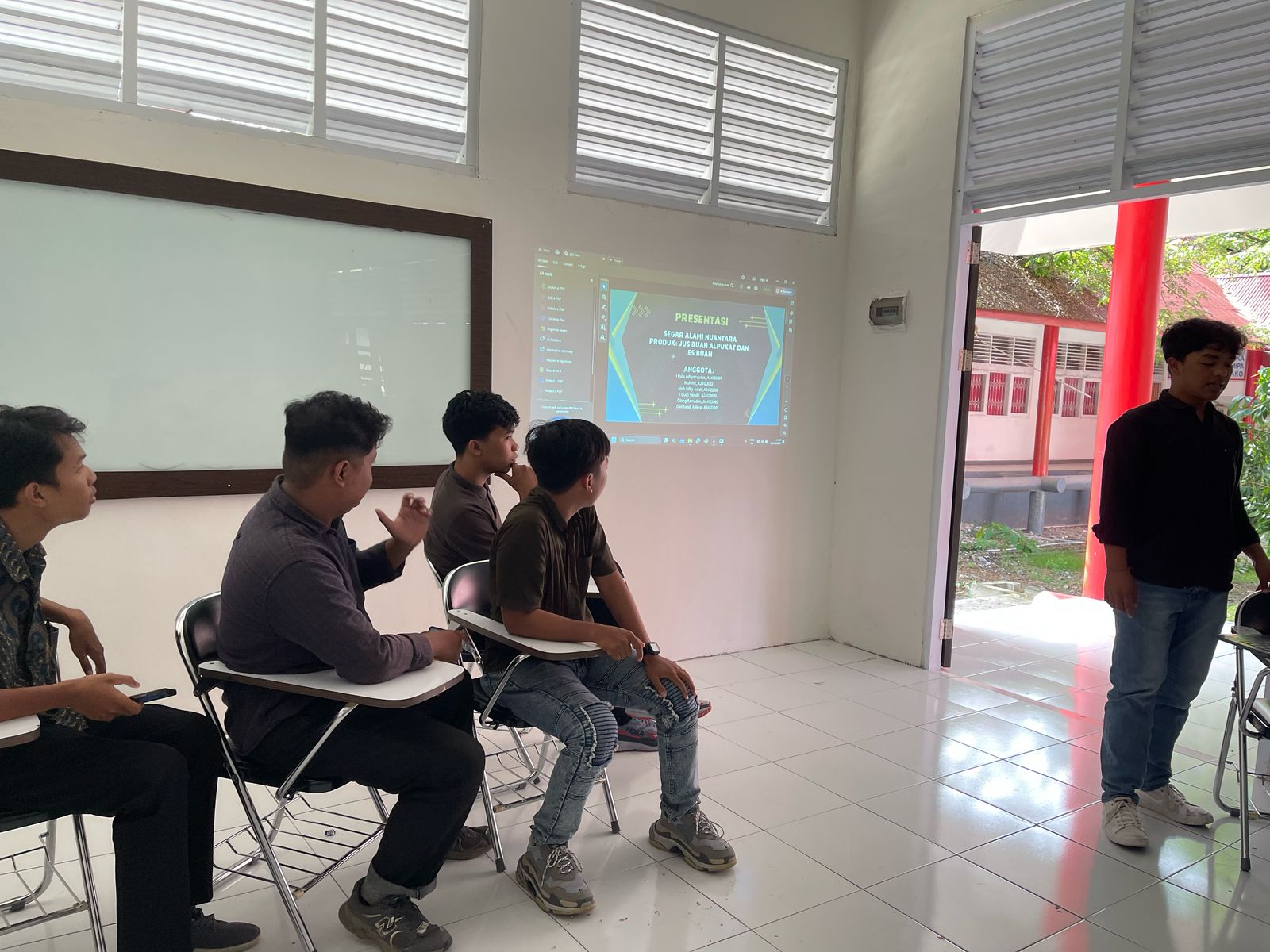 Mahasiswa Pendidikan Fisika FKIP Universitas Tadulako Tunjukkan Jiwa Kewirausahaan Lewat Proyek Inovatif Berbasis Potensi Lokal