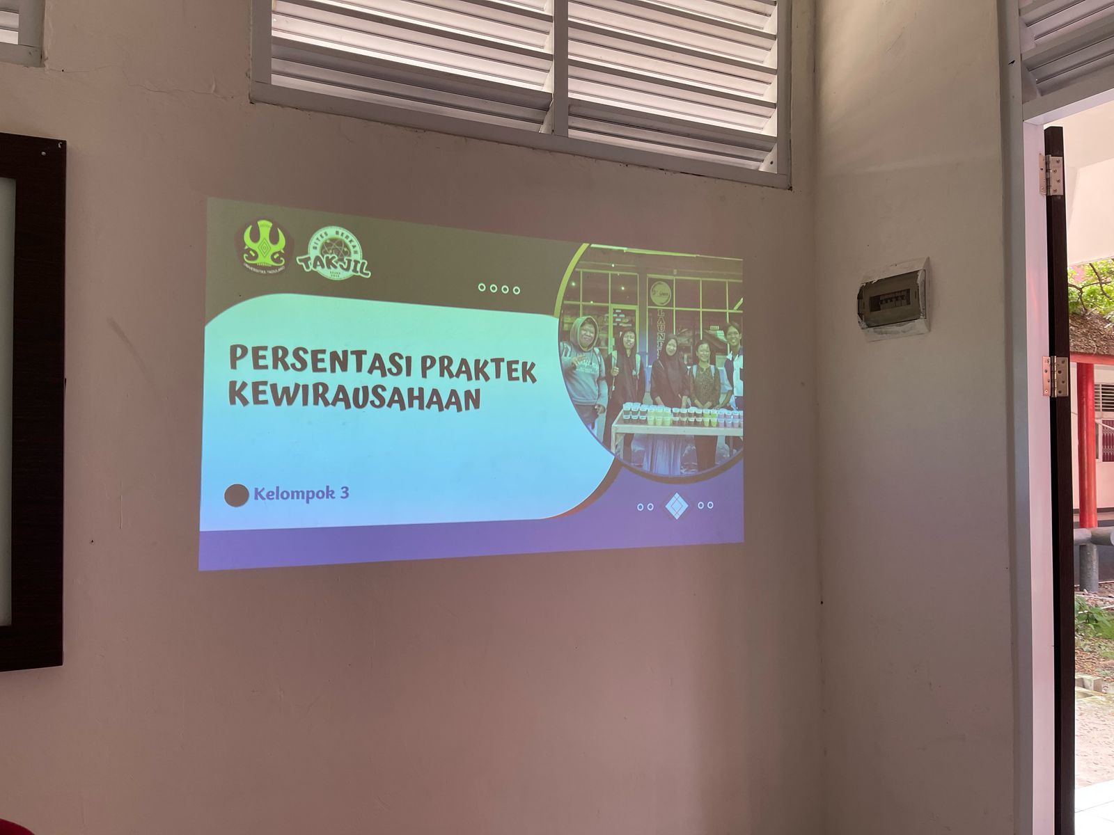 Tunjukkan Jiwa Kewirausahaan Lewat Proyek Inovatif Berbasis Potensi Lokal
